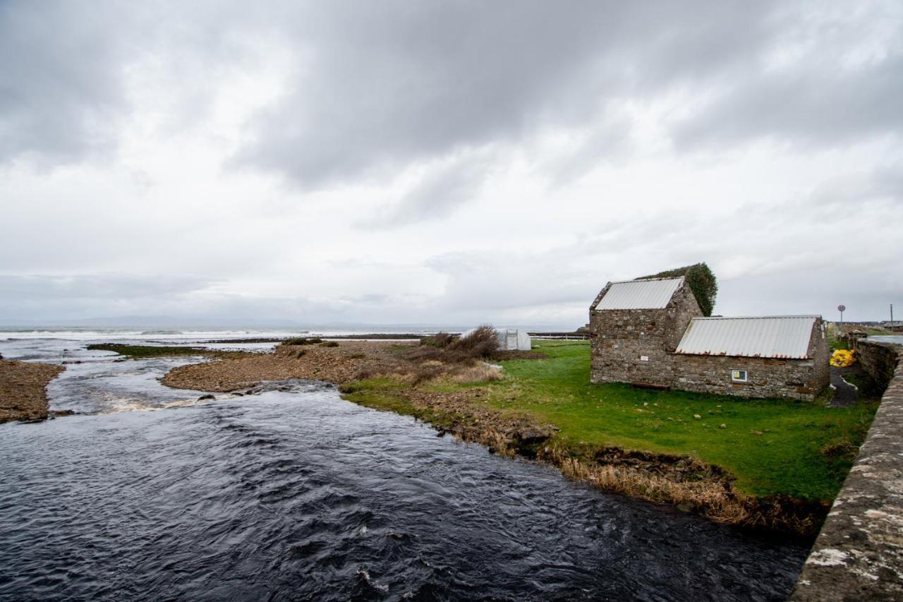 Beautiful Coastal House At The Drowes Rivermouth Бундоран Екстериор снимка